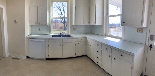 Kitchen with range, refrig & dw
